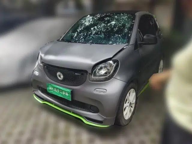 smart fortwo 2015 1.0L 52 kW hardtop Dynamic version