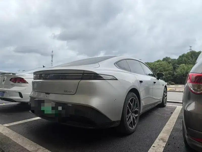 Yipai 007 2025 Pure Electric 565 AWD Max Navigation Edition — миниатюра 5