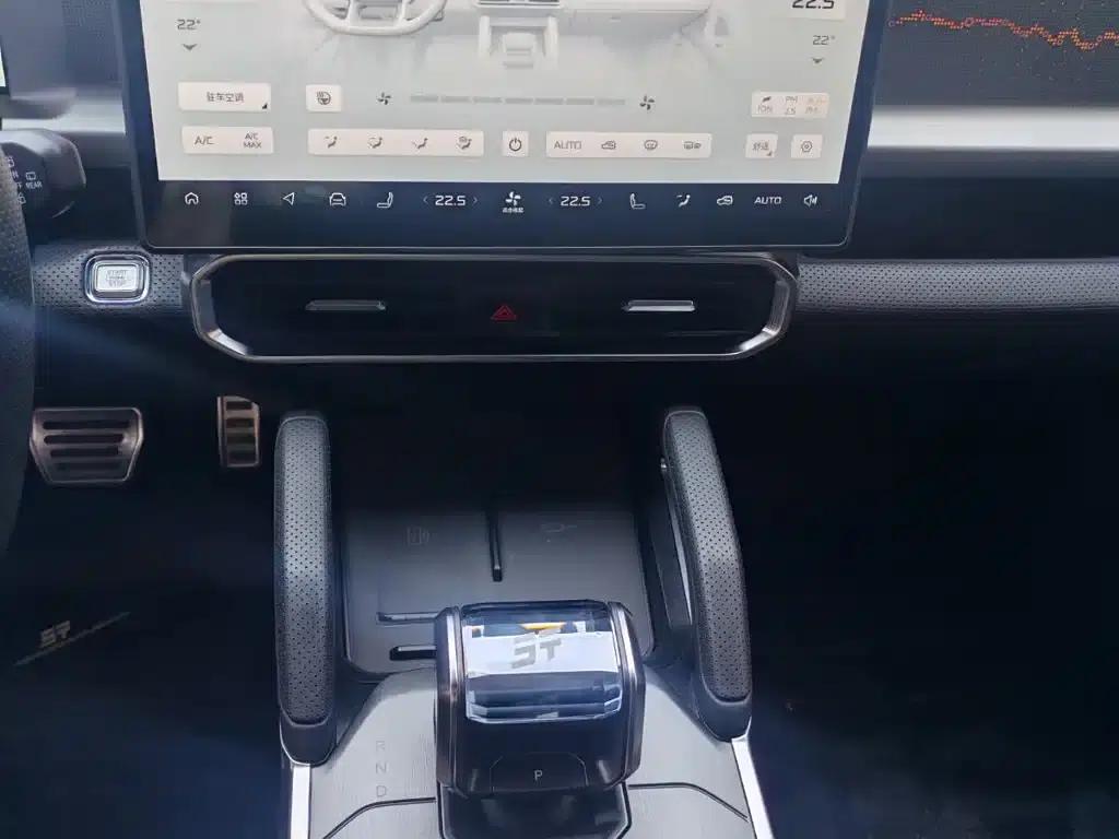 Jetour Traveler C-DM 2024 Model C-DM 208KM Off-Road Edition — миниатюра 10