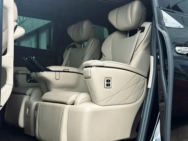 2024 Alphard 2.5L Automatic 4WD 7-Seater Factory Custom Edition — миниатюра 23