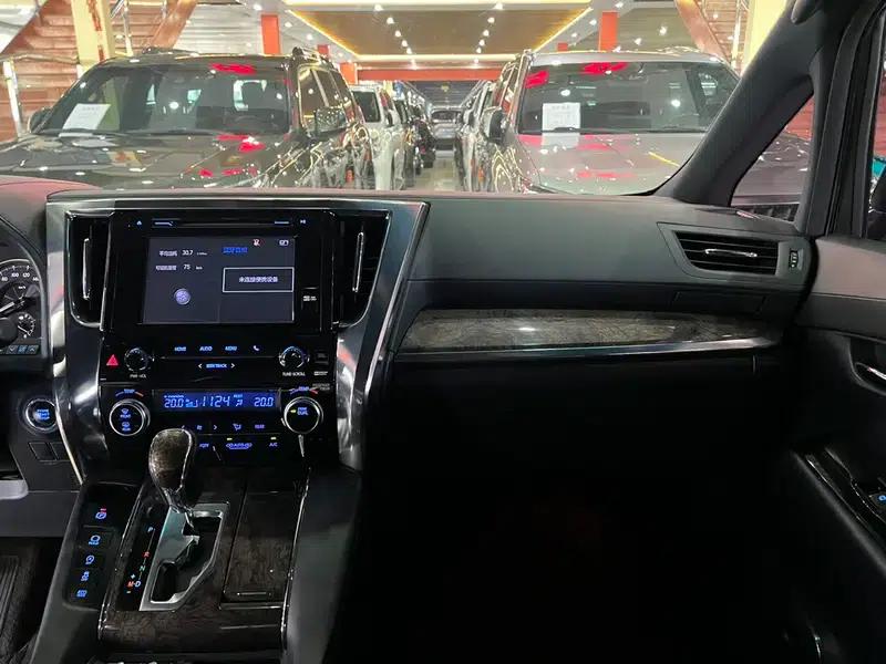 2018 Alphard Facelift 3.5L Premium Edition — миниатюра 11