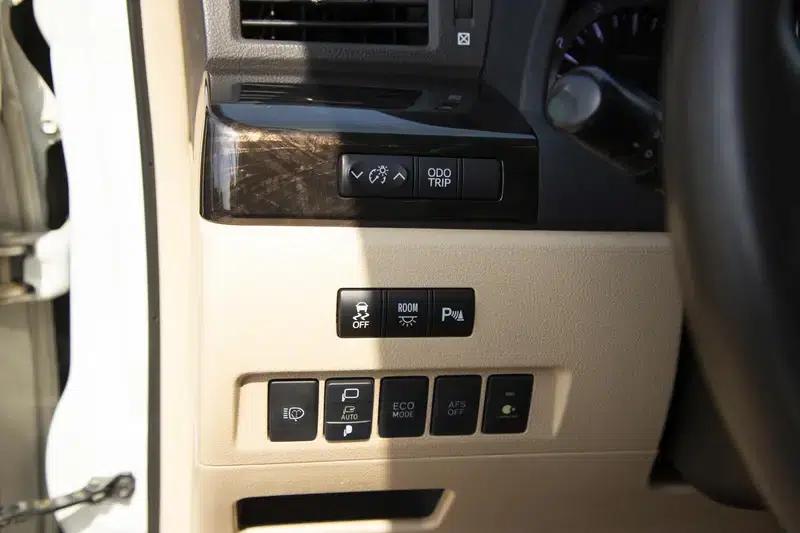 2012 Alphard 3.5L Luxury Edition — миниатюра 24
