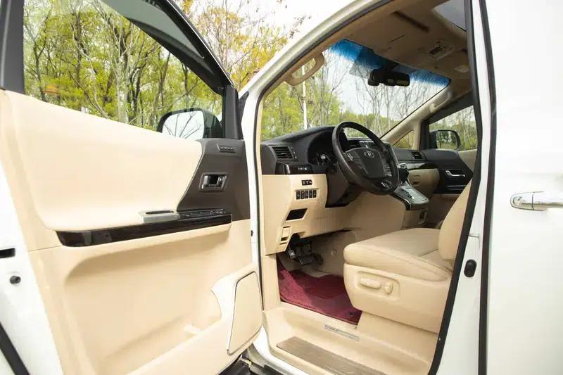 2012 Alphard 3.5L Luxury Edition — миниатюра 35