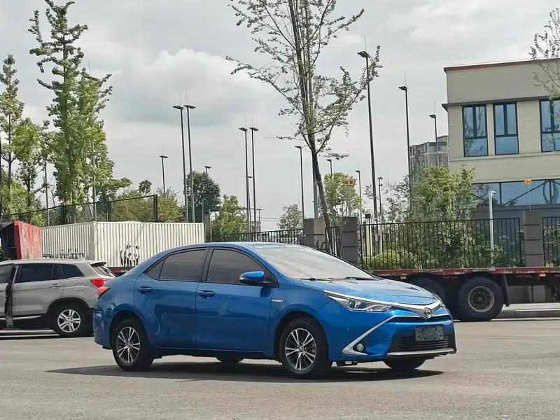 2016 Toyota Corolla Hybrid 1.8H GS CVT Elite Sunroof Edition — миниатюра 3