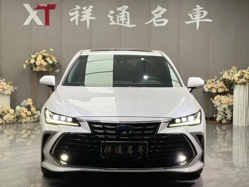 2023 Toyota Avalon Intelligent Hybrid Dual Engine 2.5L E-CVT Luxury Edition — миниатюра 2