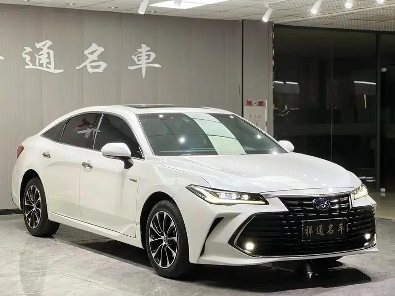 2023 Toyota Avalon Intelligent Hybrid Dual Engine 2.5L E-CVT Luxury Edition — миниатюра 3