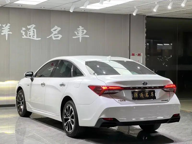 2023 Toyota Avalon Intelligent Hybrid Dual Engine 2.5L E-CVT Luxury Edition — миниатюра 4