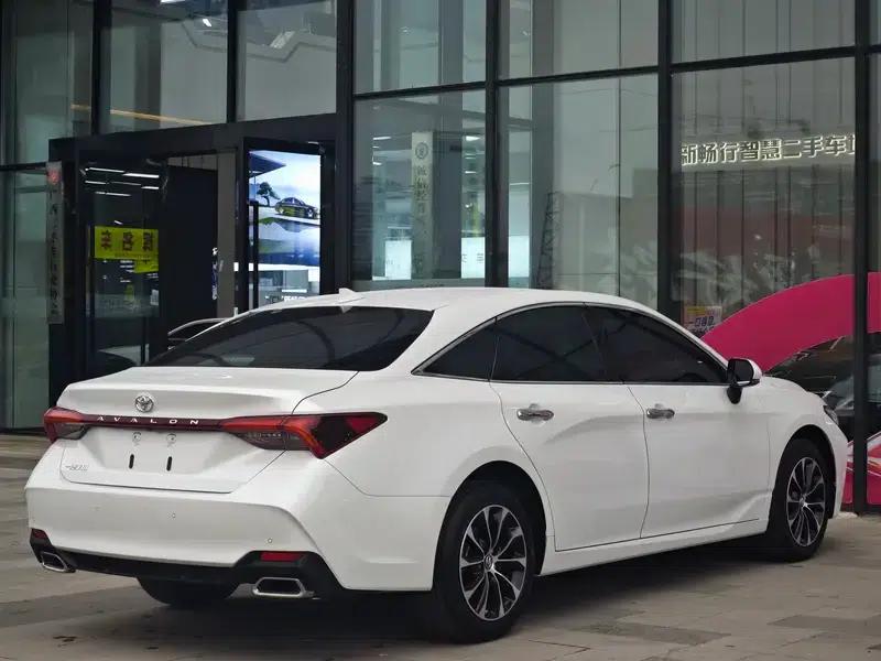 2023 Toyota Avalon 2.0L CVT Luxury Edition — миниатюра 7