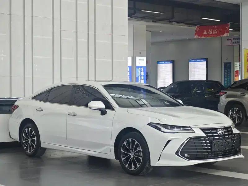 2022 Toyota Avalon 2.0L Luxury Edition — миниатюра 3