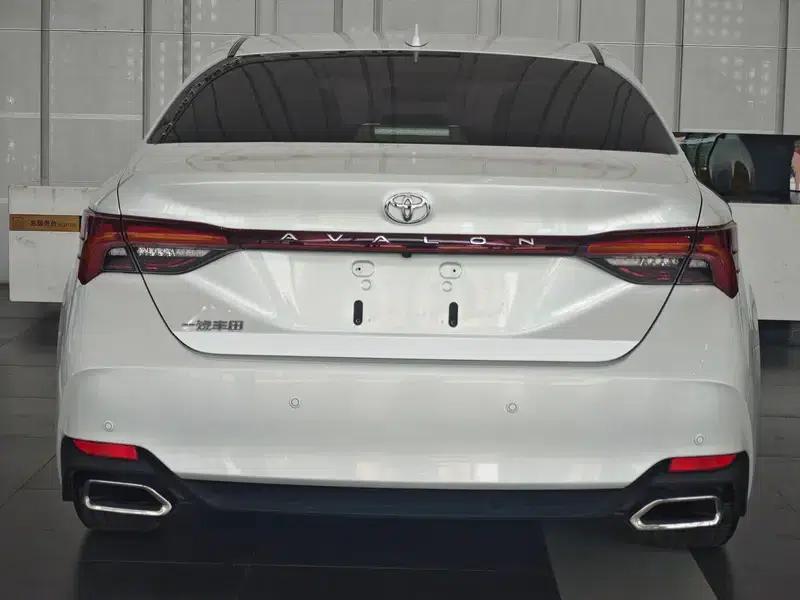 2022 Toyota Avalon 2.0L Luxury Edition — миниатюра 5