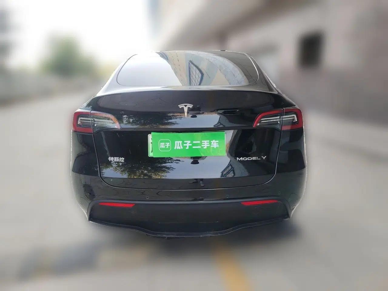 Tesla Model Y 2021 Long-Range All-Wheel-Drive Version 3D7 — миниатюра 5