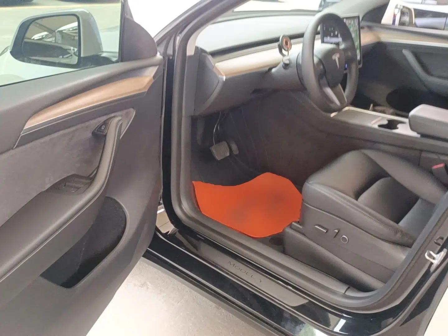 Tesla Model Y 2021 Standard Range Rear-Wheel Drive Version — миниатюра 24