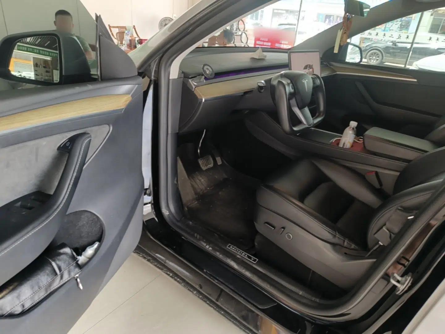 Tesla Model Y 2022 Revised Version Rear-Wheel Drive — миниатюра 18