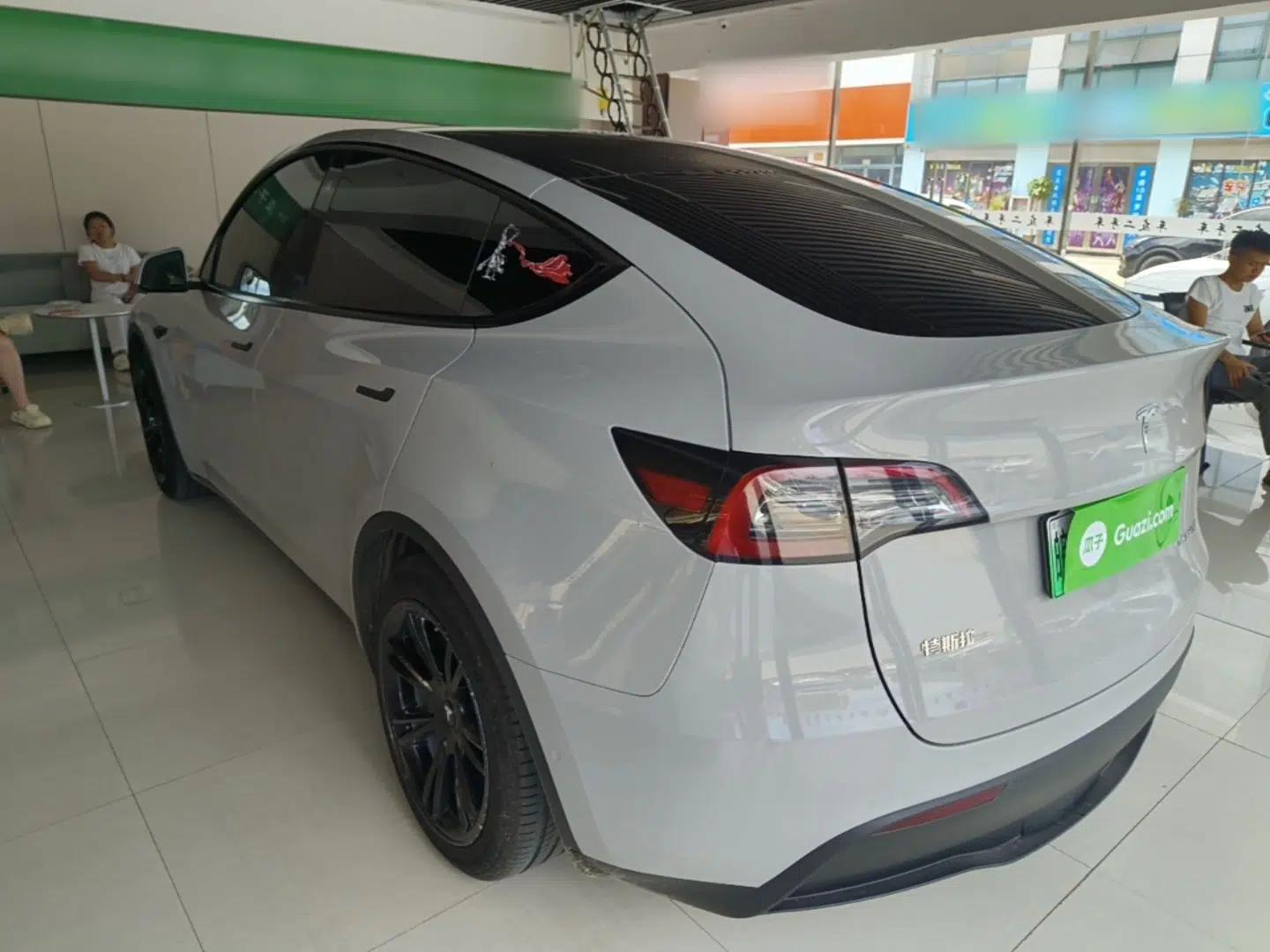 Tesla Model Y 2022 Revised Version Rear-Wheel Drive — миниатюра 4