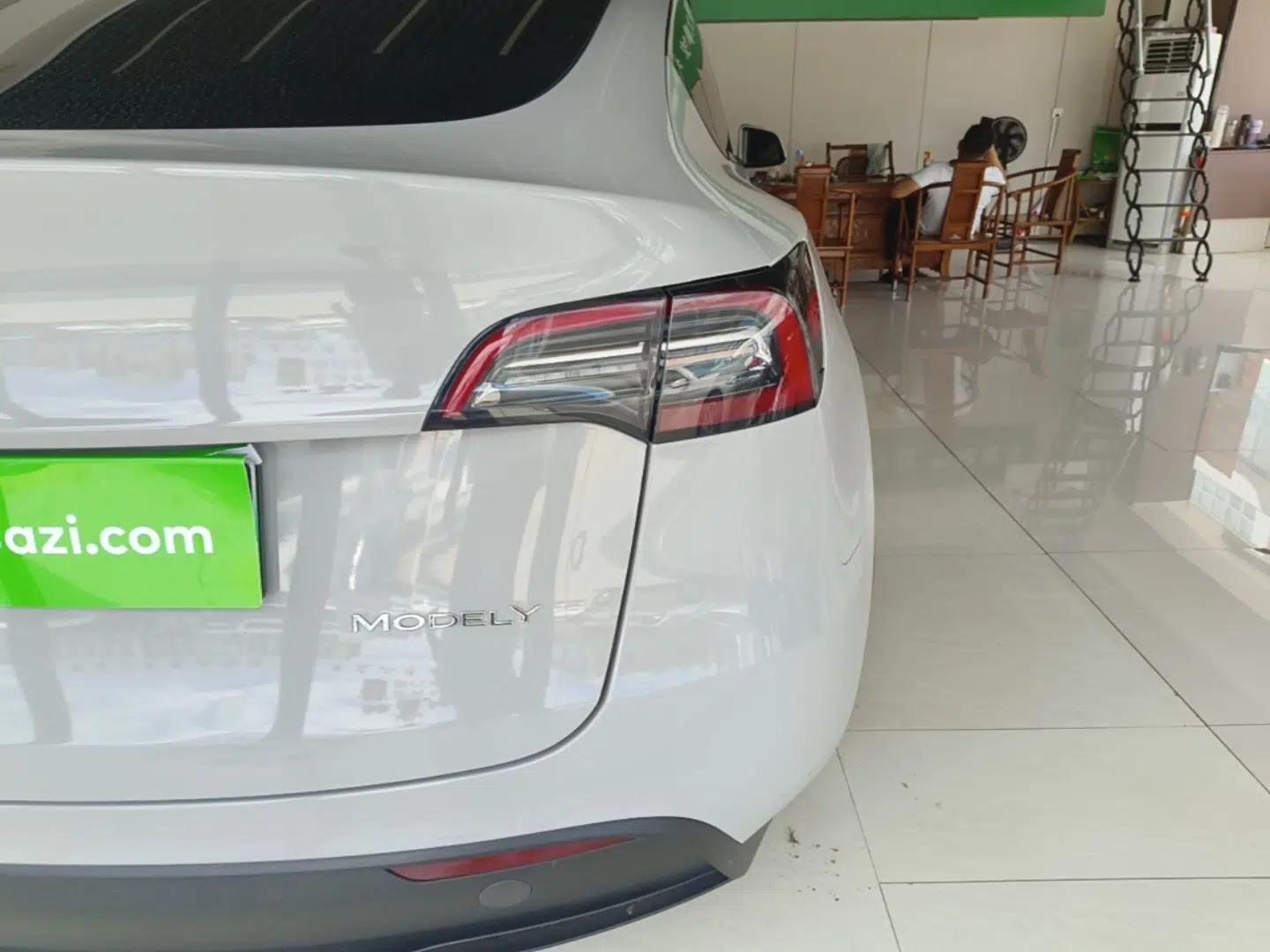 Tesla Model Y 2022 Revised Version Rear-Wheel Drive — миниатюра 9
