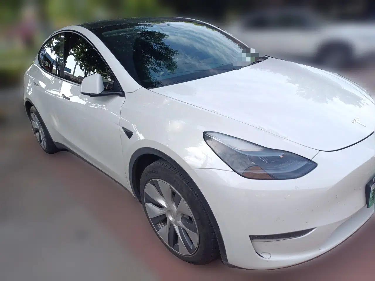 Tesla Model Y 2021 Revised Version 2 Long-Range All-Wheel-Drive Edition — миниатюра 3