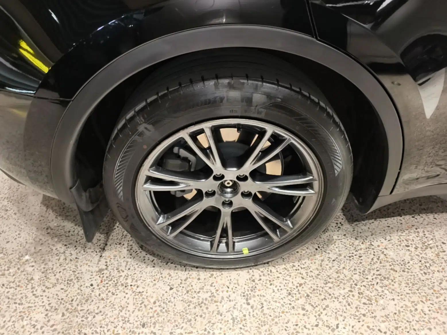 Tesla Model Y 2023 Rear-Wheel-Drive Version — миниатюра 11