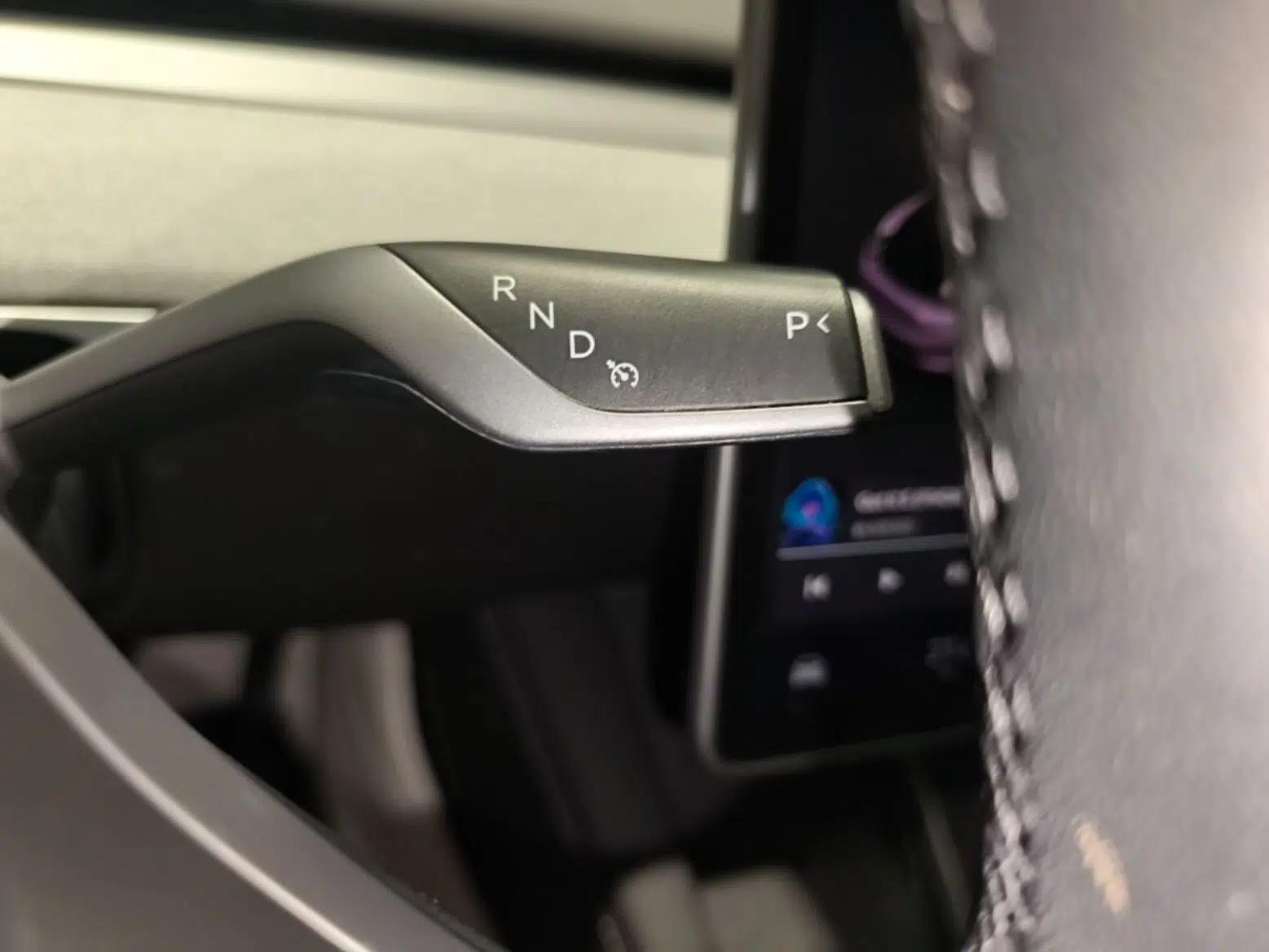 Tesla Model Y 2023 Rear-Wheel-Drive Version — миниатюра 16