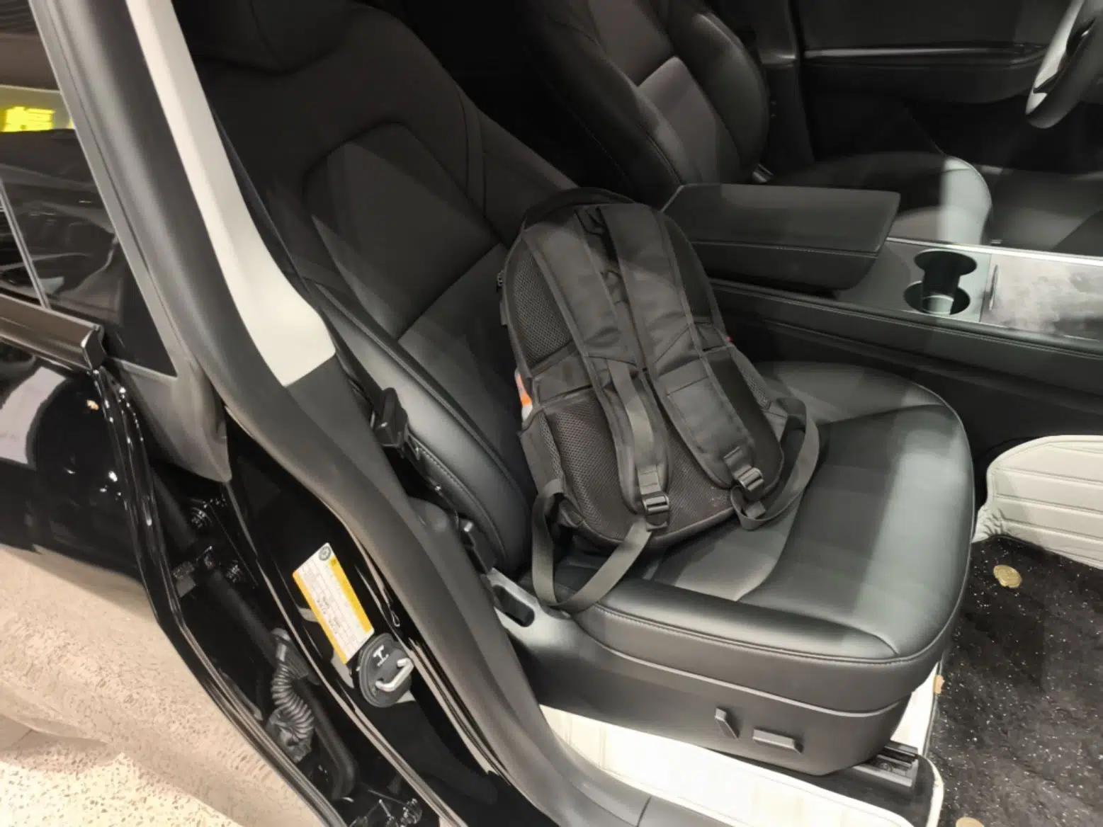 Tesla Model Y 2023 Rear-Wheel-Drive Version — миниатюра 19