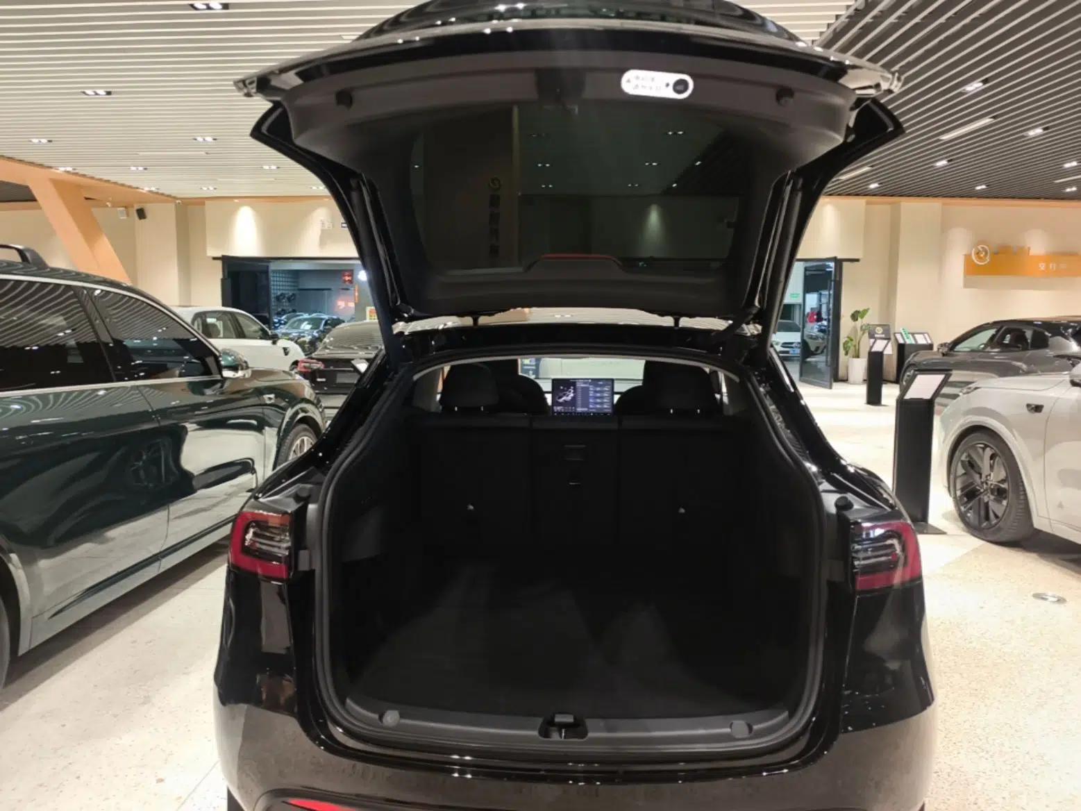 Tesla Model Y 2023 Rear-Wheel-Drive Version — миниатюра 22