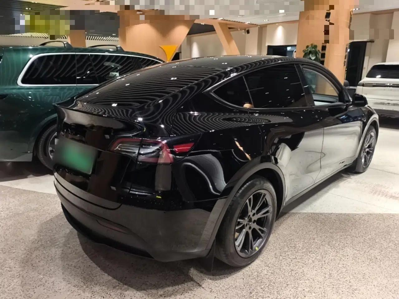 Tesla Model Y 2023 Rear-Wheel-Drive Version — миниатюра 6