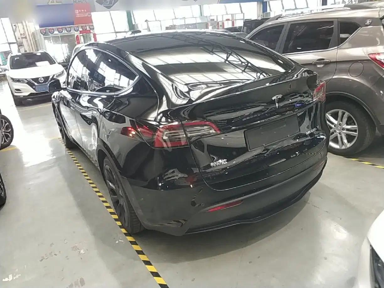 Tesla Model Y 2022 Revised Version Rear-Wheel Drive — миниатюра 4
