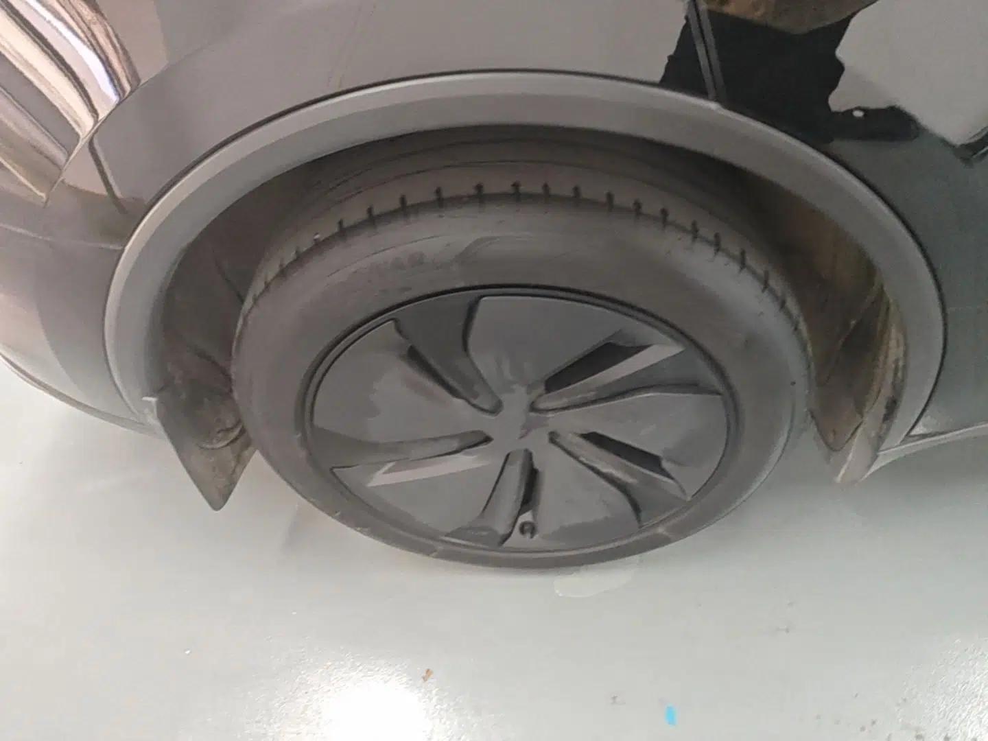 Tesla Model Y 2025 Rear-Wheel-Drive Version — миниатюра 11