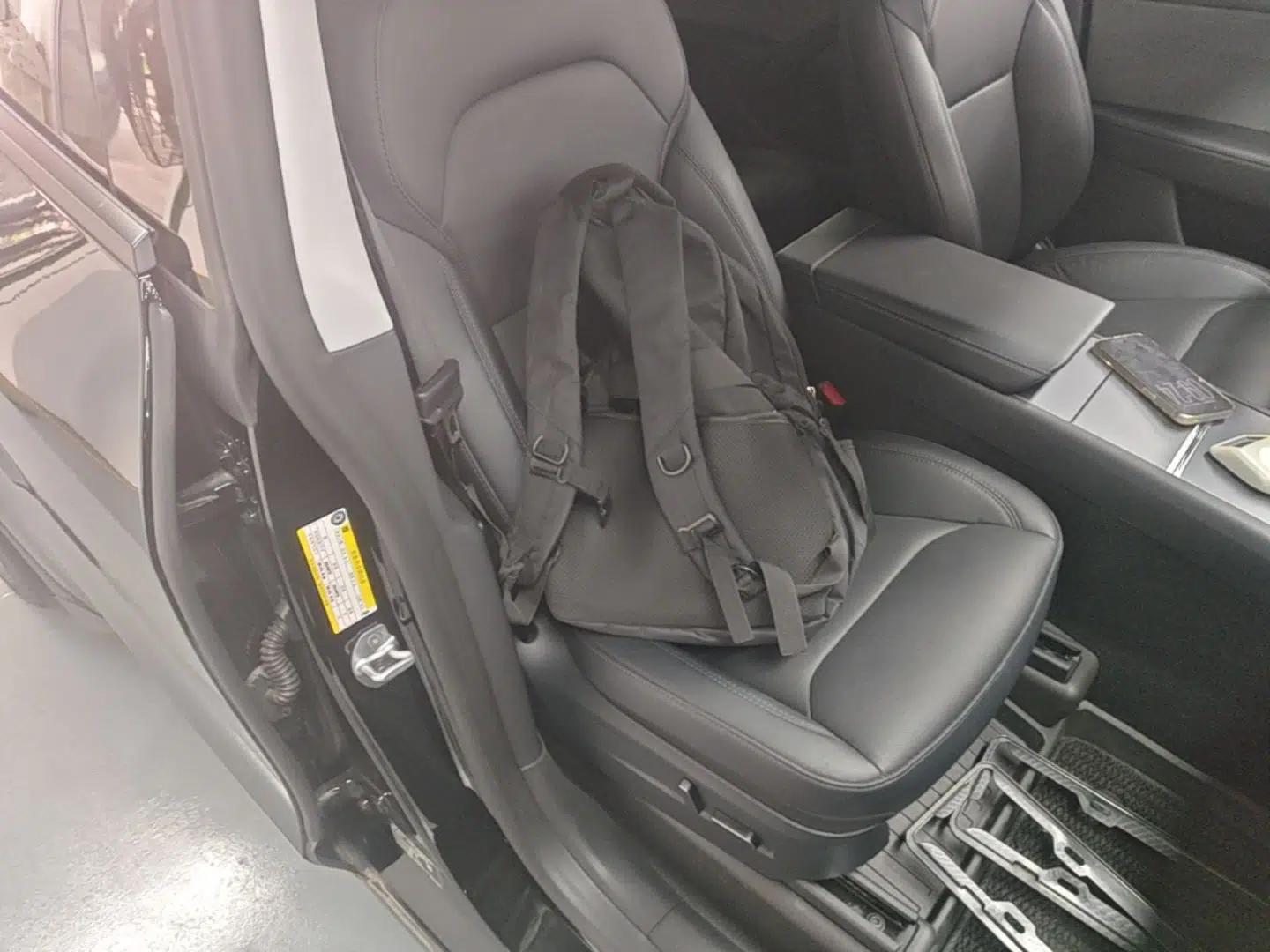 Tesla Model Y 2025 Rear-Wheel-Drive Version — миниатюра 19