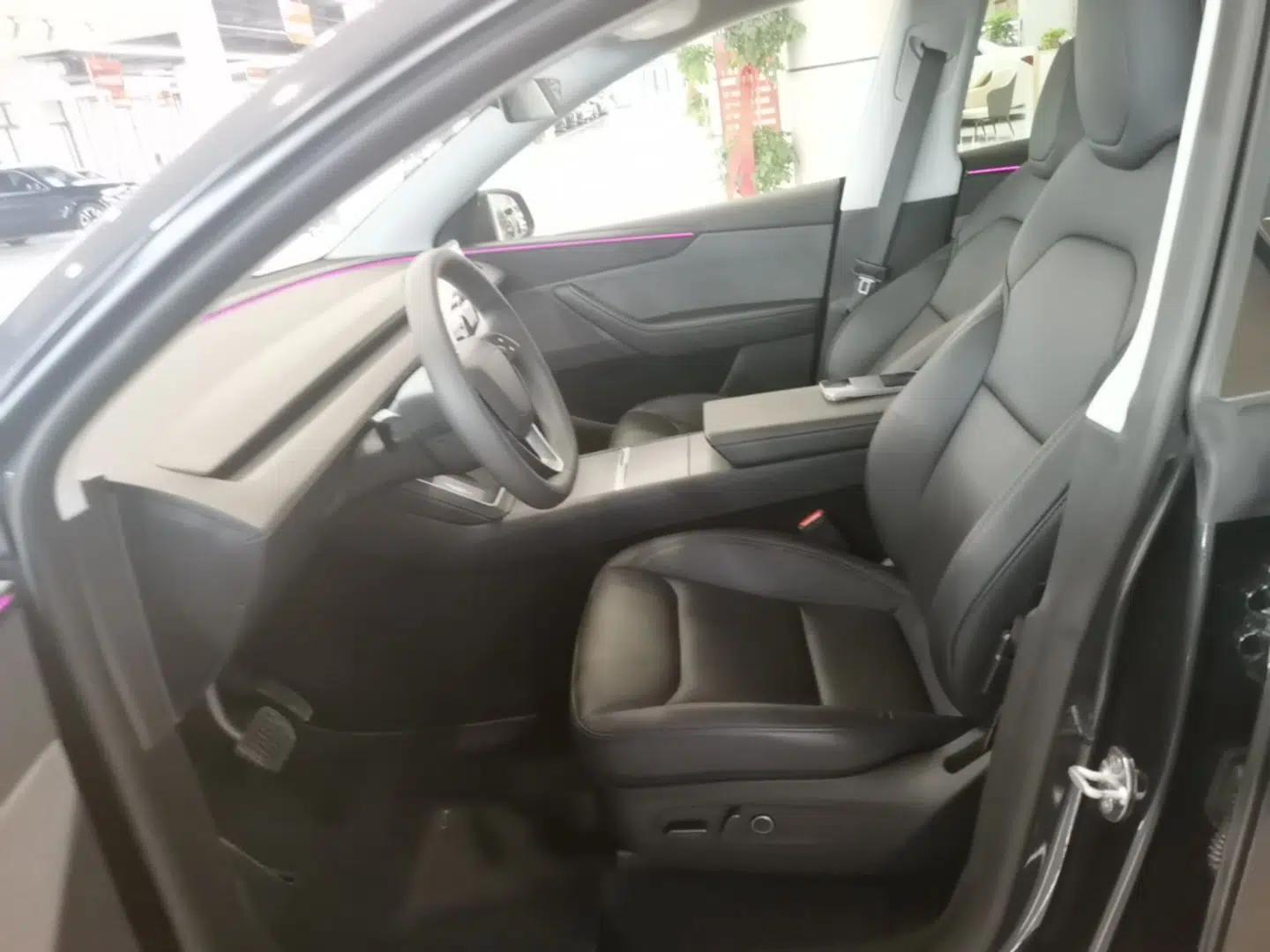 Tesla Model Y 2025 Rear-Wheel-Drive Version — миниатюра 17