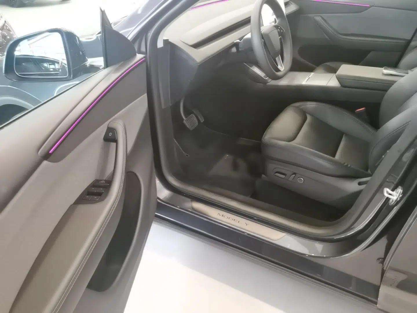 Tesla Model Y 2025 Rear-Wheel-Drive Version — миниатюра 18