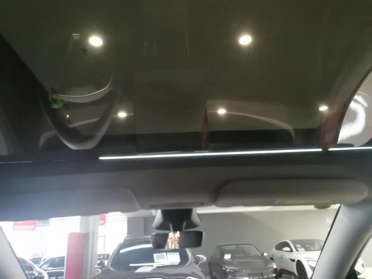 Tesla Model Y 2025 Rear-Wheel-Drive Version — миниатюра 21