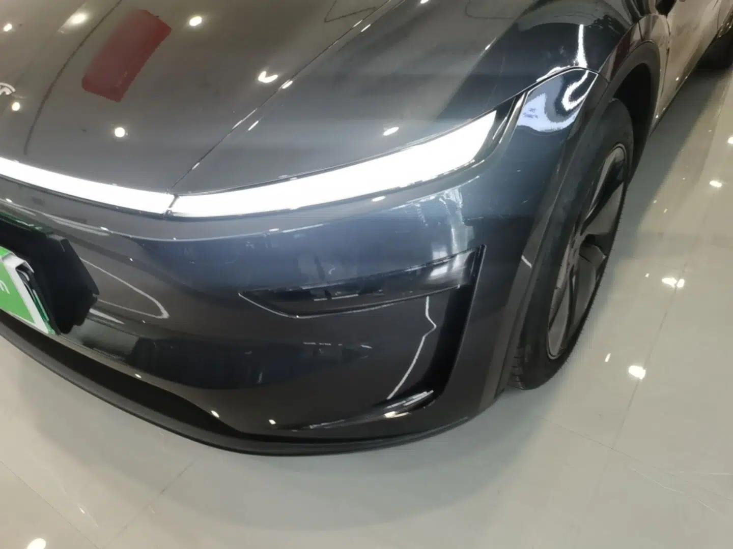 Tesla Model Y 2025 Rear-Wheel-Drive Version — миниатюра 8