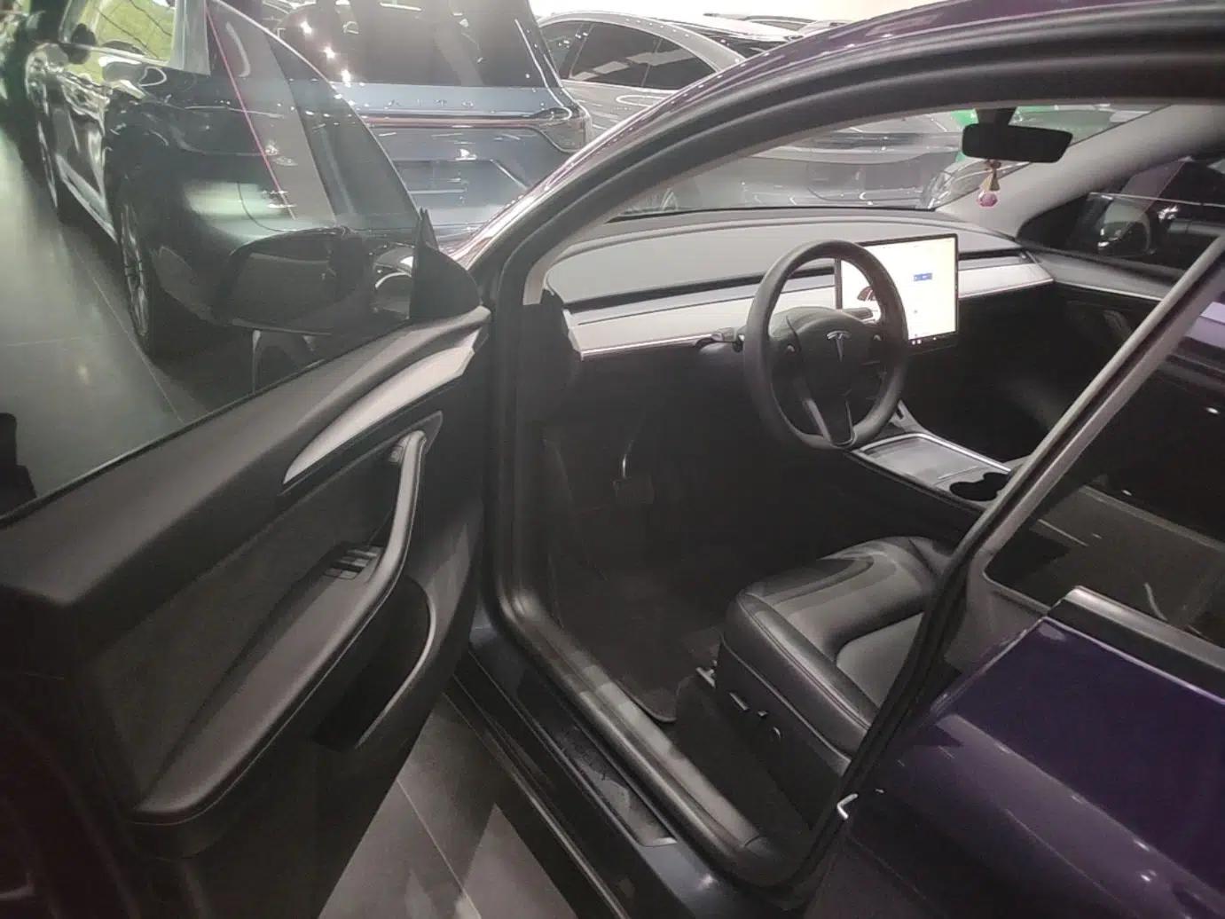 Tesla Model Y 2024 Rear-Wheel-Drive Version — миниатюра 18