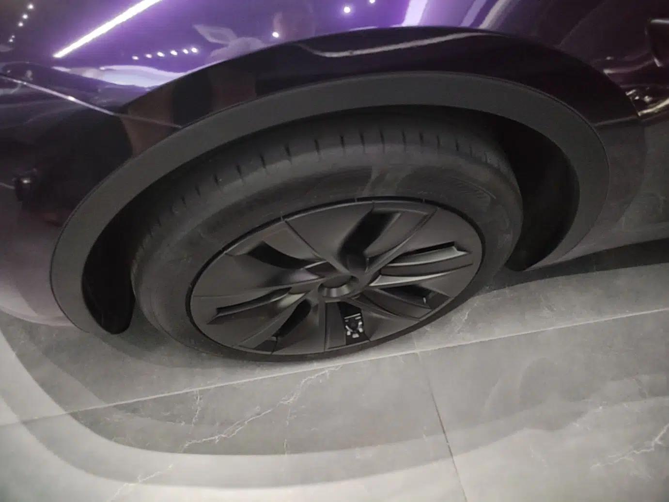 Tesla Model Y 2024 Rear-Wheel-Drive Version — миниатюра 10