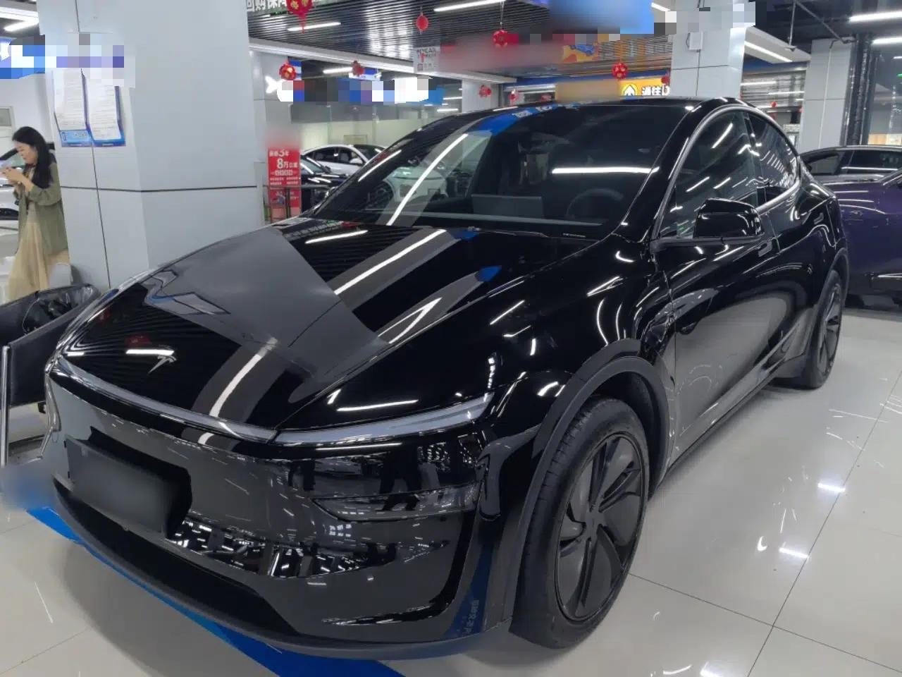 Tesla Model Y 2026 Rear-Drive Model — миниатюра 1