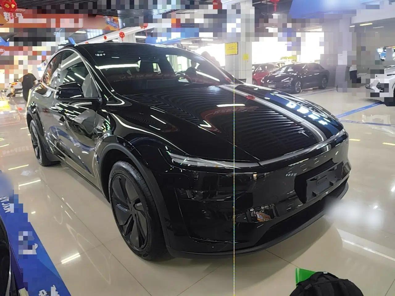 Tesla Model Y 2026 Rear-Drive Model — миниатюра 3