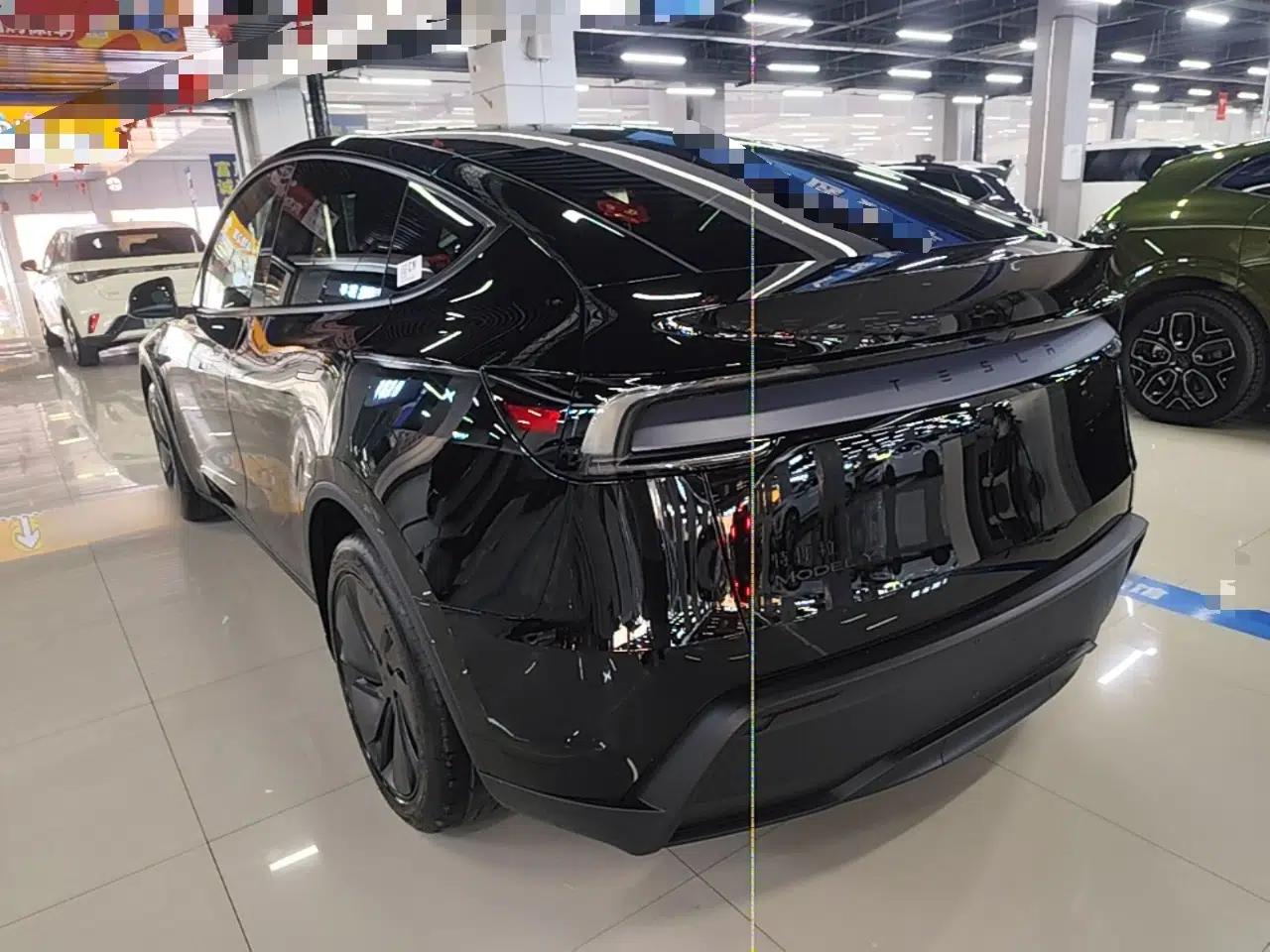 Tesla Model Y 2026 Rear-Drive Model — миниатюра 4