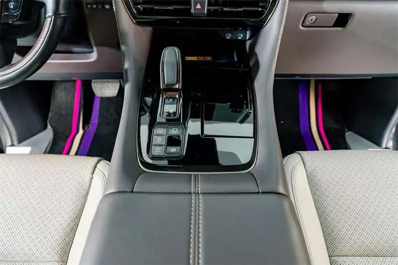 2023 Alphard Crown 2.5L Intelligent Hybrid Dual Engine AWD Supreme Executive Edition — миниатюра 11