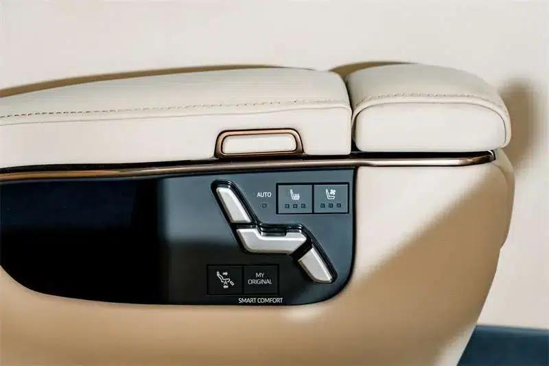 2023 Alphard Crown 2.5L Intelligent Hybrid Dual Engine AWD Supreme Executive Edition — миниатюра 20