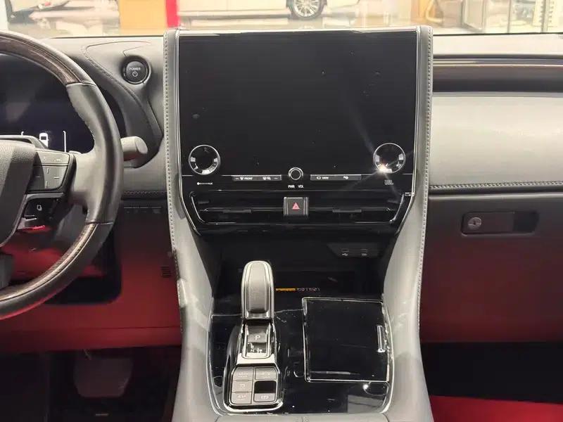 2023 Alphard Crown 2.5L Intelligent Hybrid Dual Engine AWD Supreme Edition — миниатюра 16