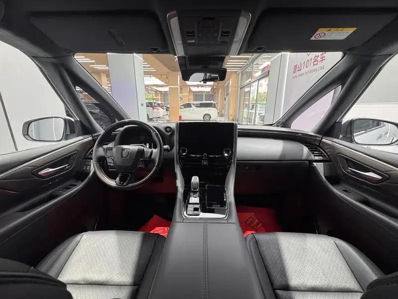 2023 Alphard Crown 2.5L Intelligent Hybrid Dual Engine AWD Supreme Edition — миниатюра 17