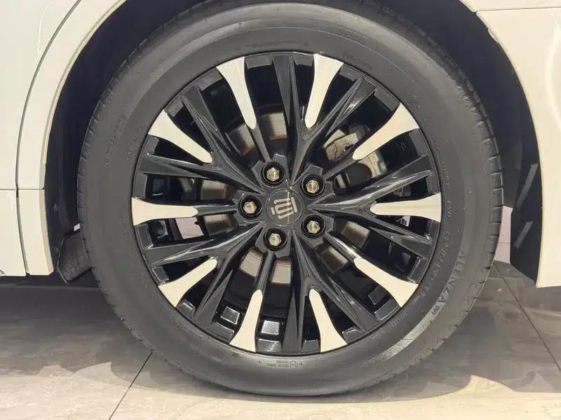 2023 Alphard Crown 2.5L Intelligent Hybrid Dual Engine AWD Supreme Edition — миниатюра 7