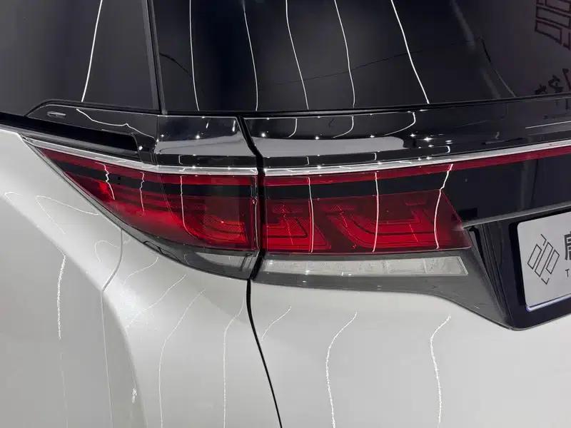 2023 Alphard Crown 2.5L Intelligent Hybrid Dual Engine AWD Supreme Edition — миниатюра 9