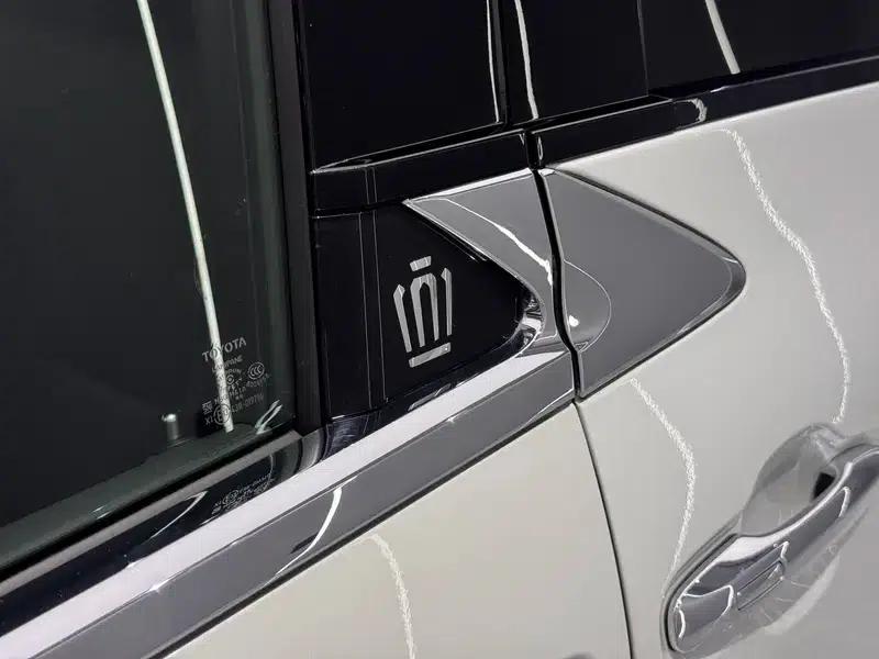 2023 Alphard Crown 2.5L Intelligent Hybrid Dual Engine AWD Supreme Edition — миниатюра 10