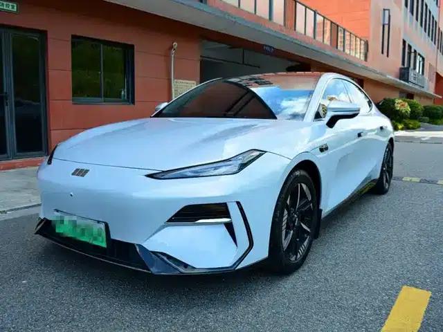 Galaxy E8 2024 550km RWD Dragon Edition