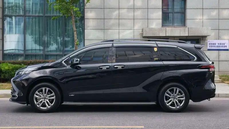 2024 Sena Hybrid 2.5L AWD Luxury Edition — миниатюра 4