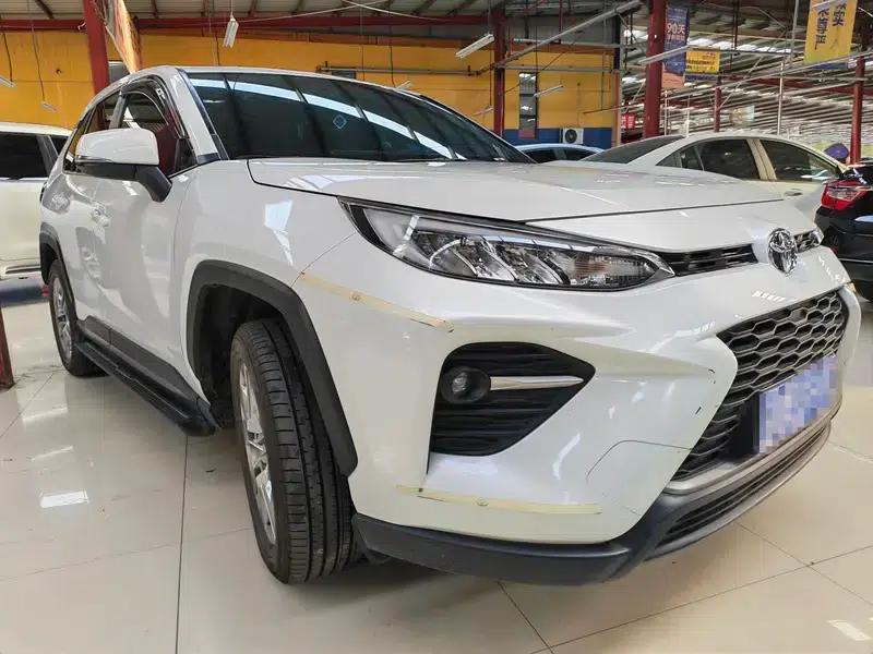 2024 Toyota RAV4 2.0L 2WD Leading Edition — миниатюра 3