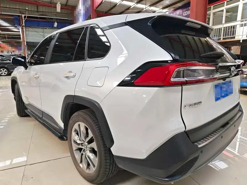 2024 Toyota RAV4 2.0L 2WD Leading Edition — миниатюра 4