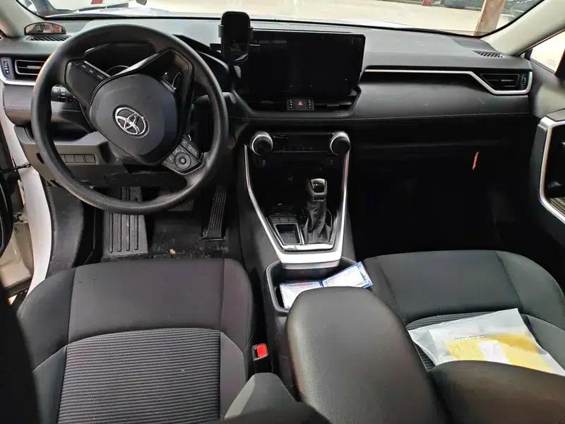 2024 Toyota RAV4 2.0L 2WD Leading Edition — миниатюра 7