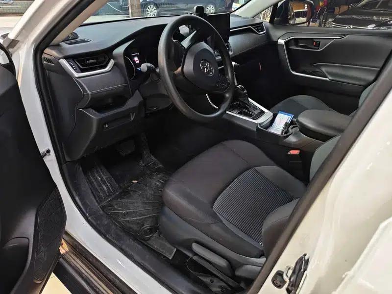 2024 Toyota RAV4 2.0L 2WD Leading Edition — миниатюра 10